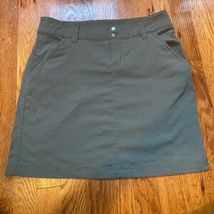 Columbia Olive Green Skirt with Pockets